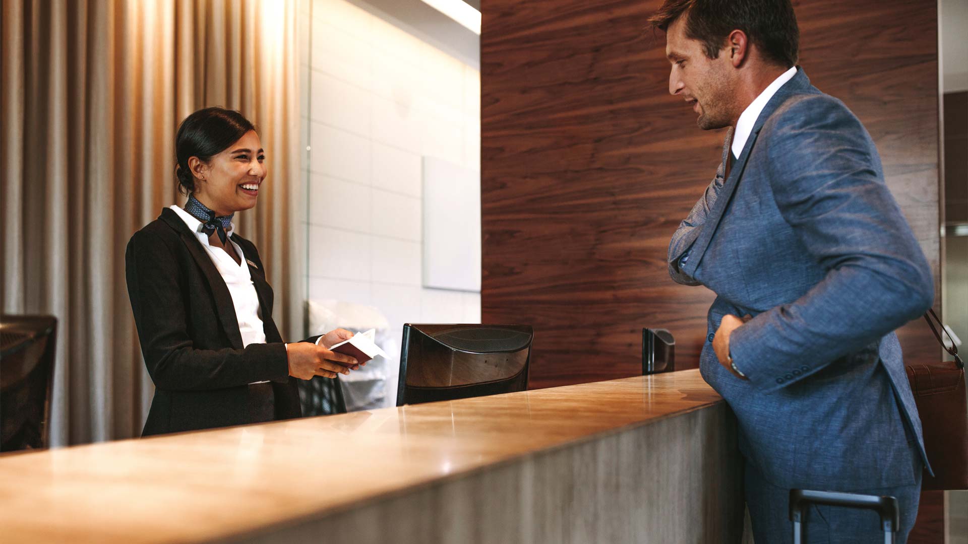 conciergedeskvisasignaturebusinessdebit